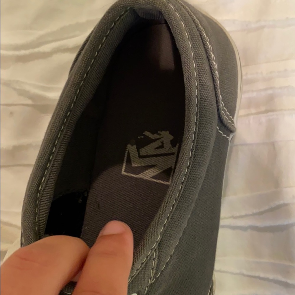 Vans - Picture 6 of 6